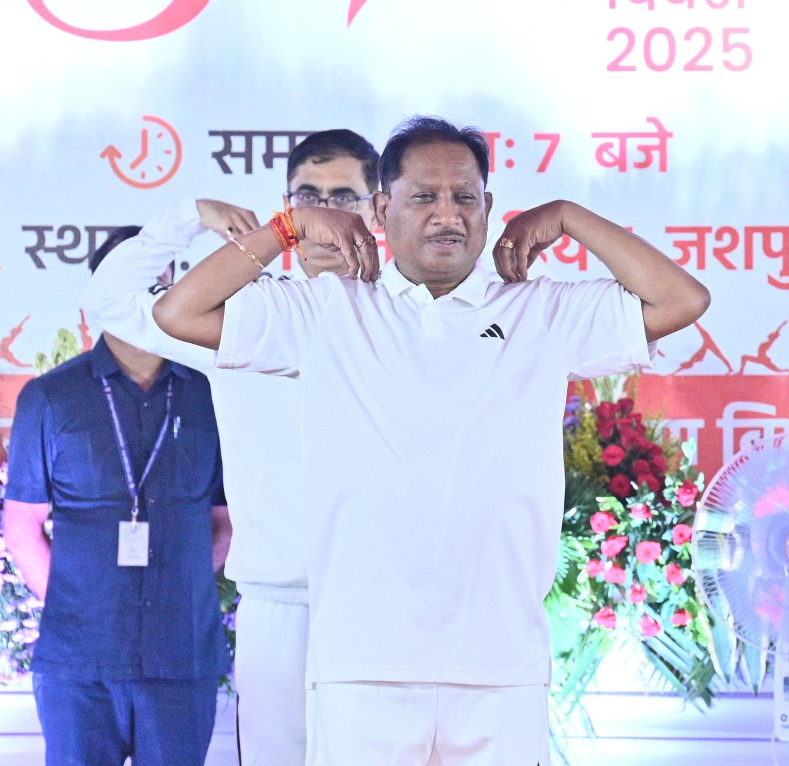 CG: मुख्यमंत्री विष्णु देव साय ने किया योगाभ्यास, जशपुर के रणजीता स्टेडियम में उत्साहपूर्वक मनाया गया अंतरराष्ट्रीय योग दिवस
